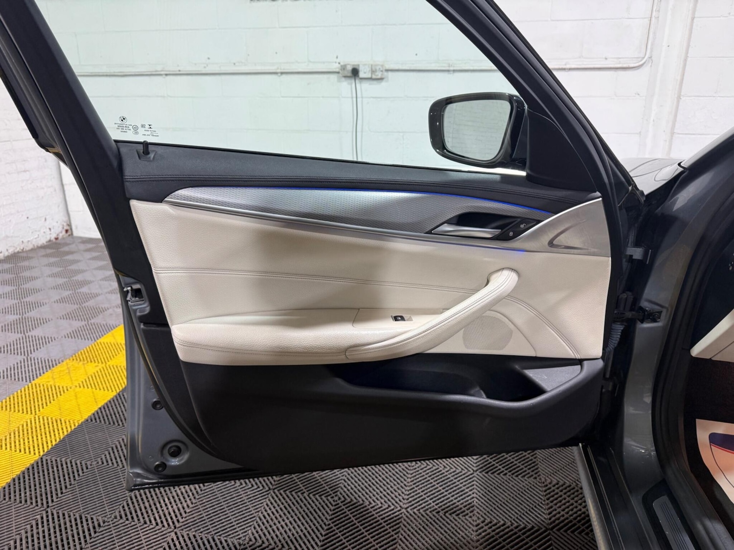 Used BMW 5 Series 2017 for sale - 77395779: Photo 64