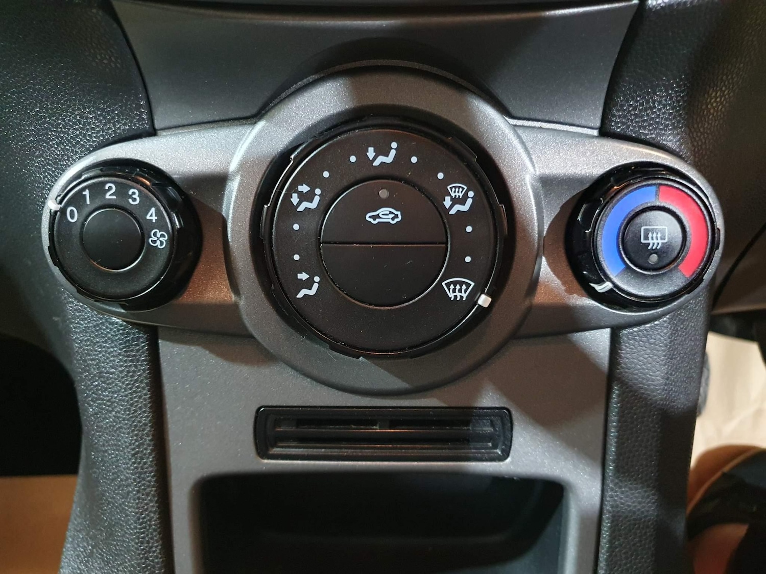 Used Ford Fiesta 2016 for sale - 76993144: Photo 27