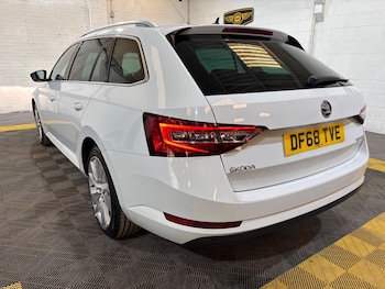 Used Skoda Superb 2019 for sale - 78535645: Photo