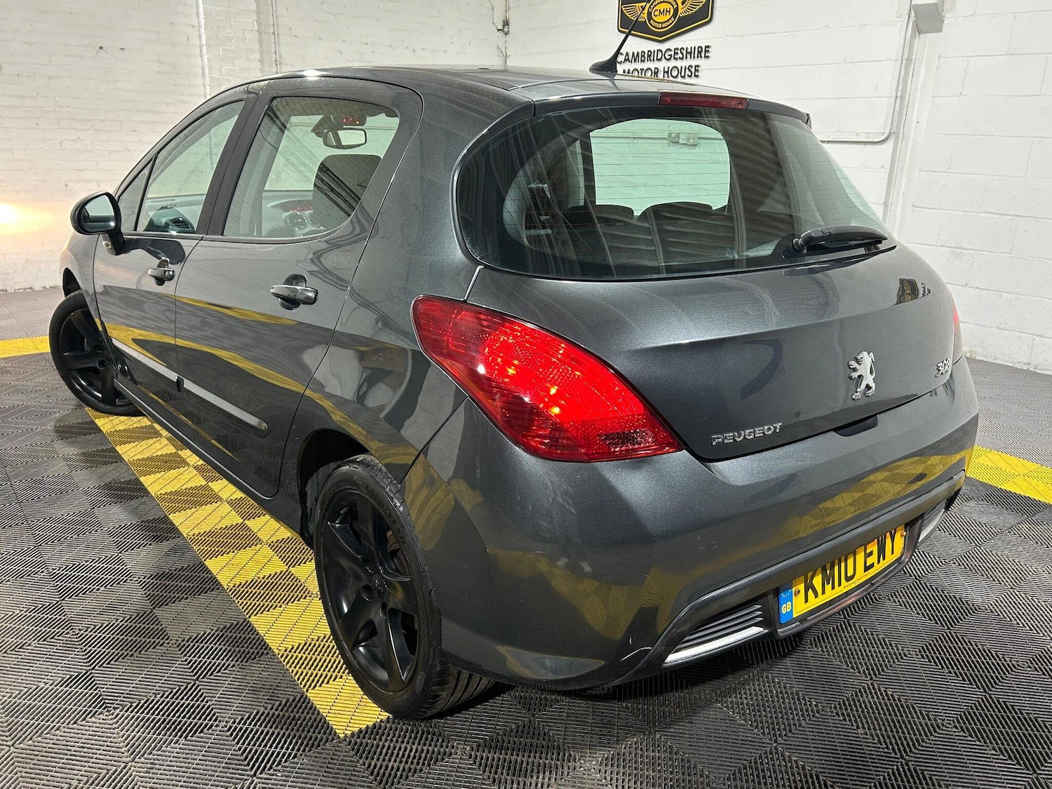 Used Peugeot 308 2010 for sale - 76942469: Photo 11