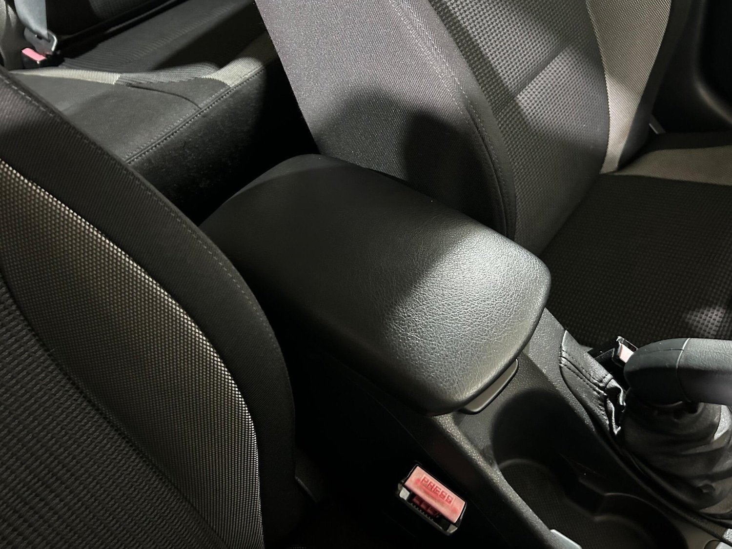 Used Peugeot 308 2010 for sale - 76942469: Photo 20