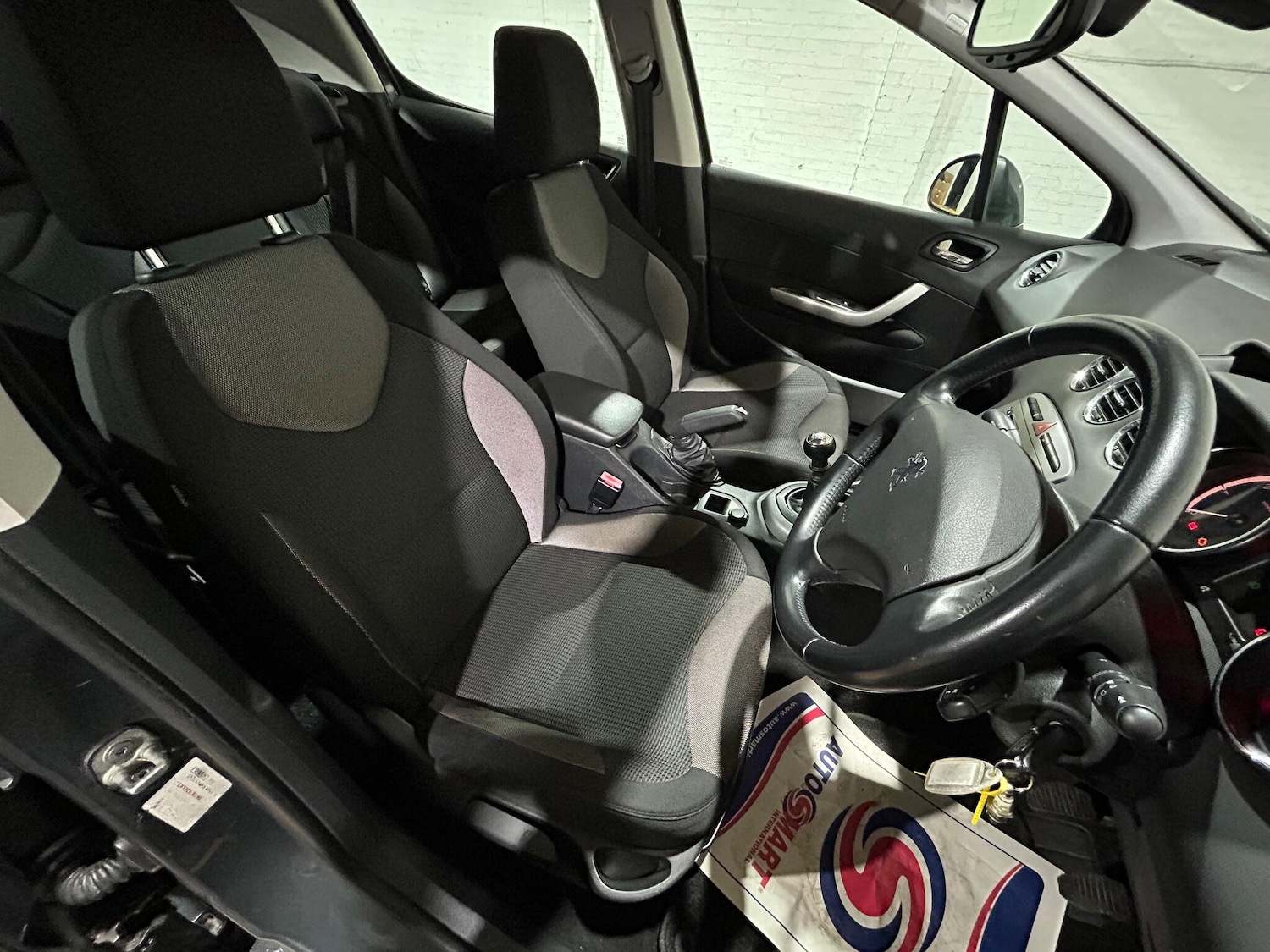 Used Peugeot 308 2010 for sale - 76942469: Photo 26