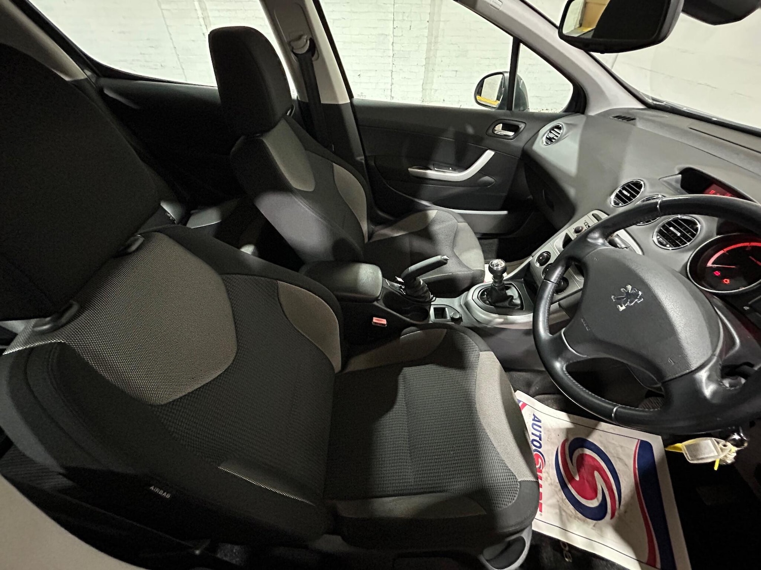 Used Peugeot 308 2010 for sale - 76942469: Photo 29