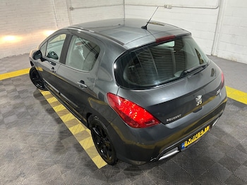 Used Peugeot 308 2010 for sale - 76942469: Photo