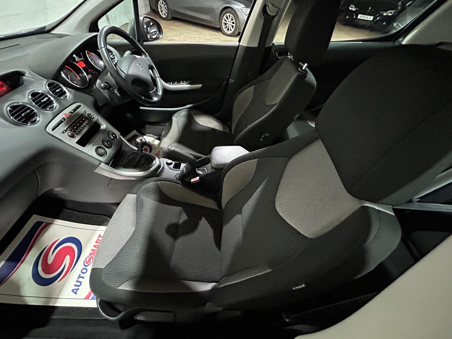 Used Peugeot 308 2010 for sale - 76942469: Photo 35