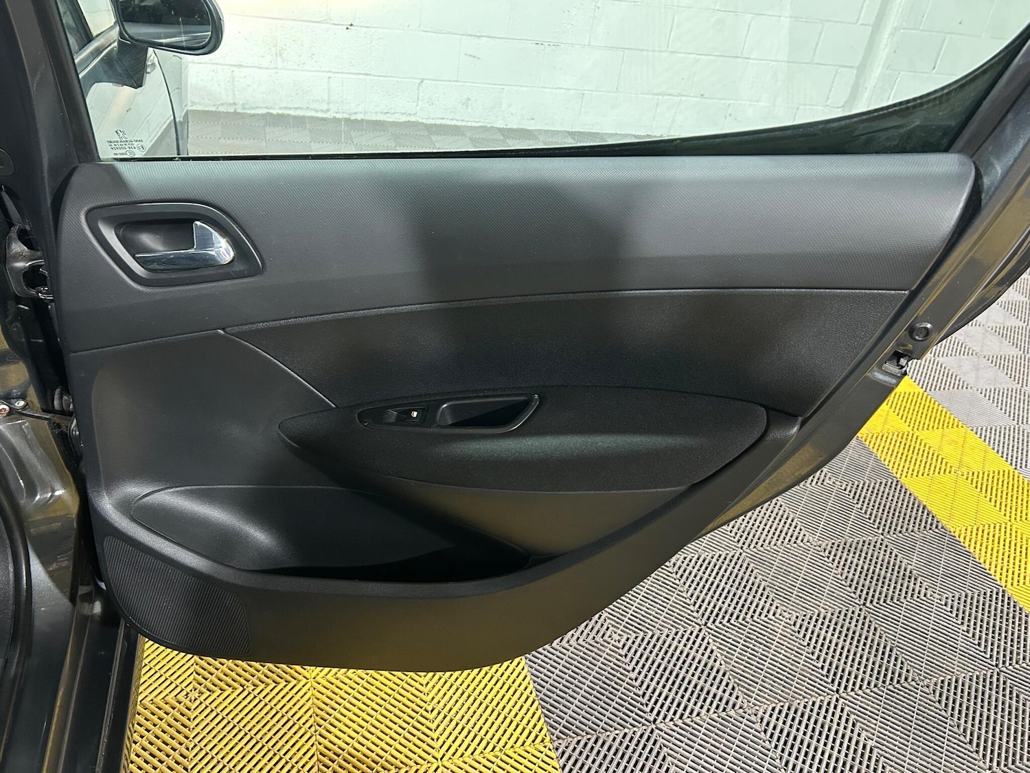 Used Peugeot 308 2010 for sale - 76942469: Photo 39