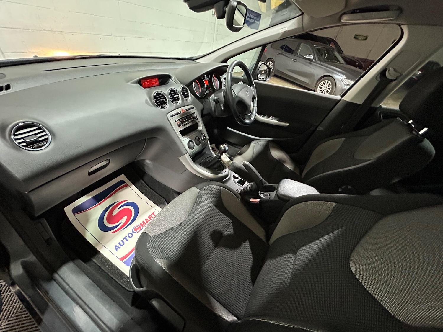 Used Peugeot 308 2010 for sale - 76942469: Photo 49