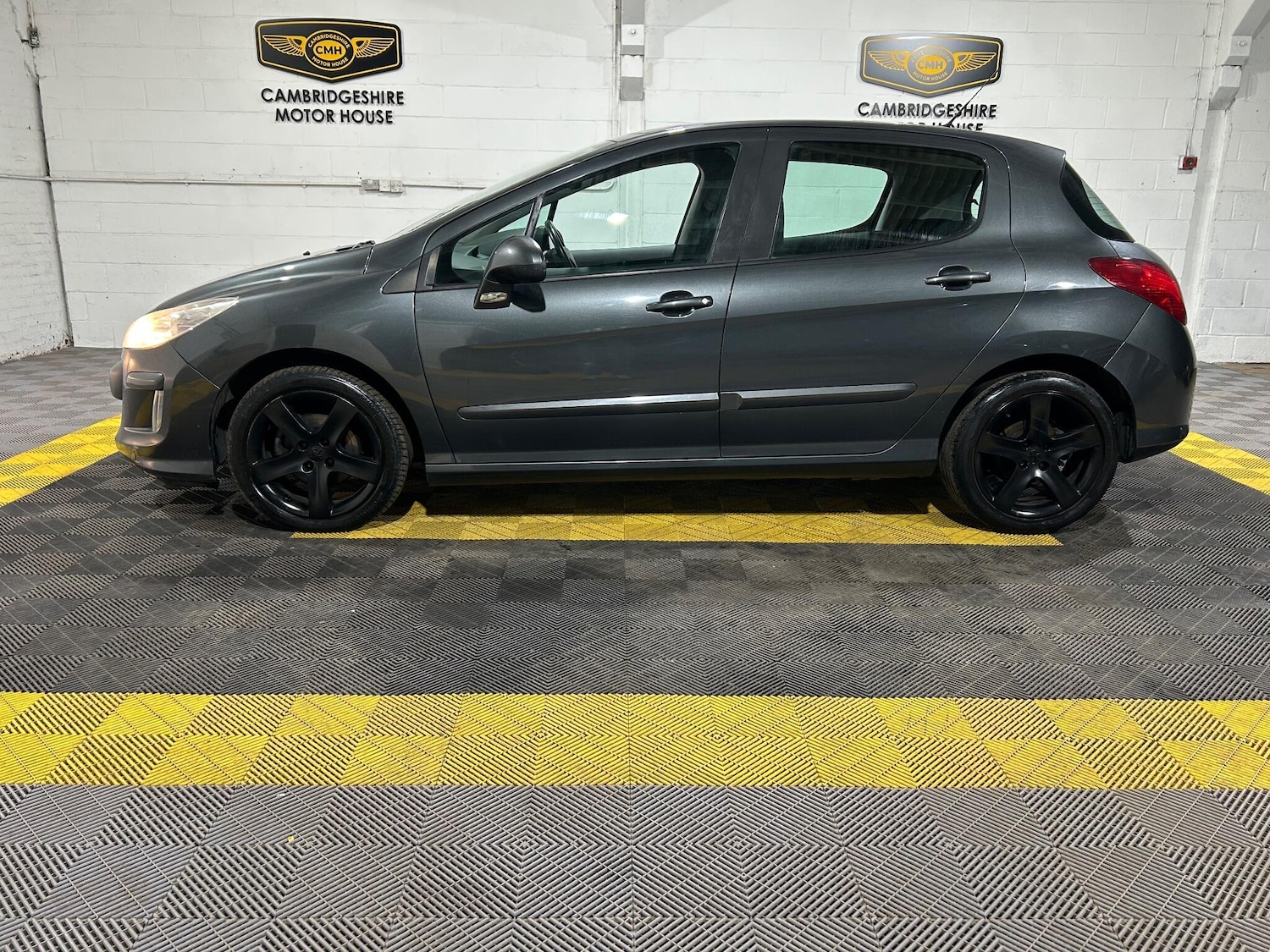 Used Peugeot 308 2010 for sale - 76942469: Photo 51