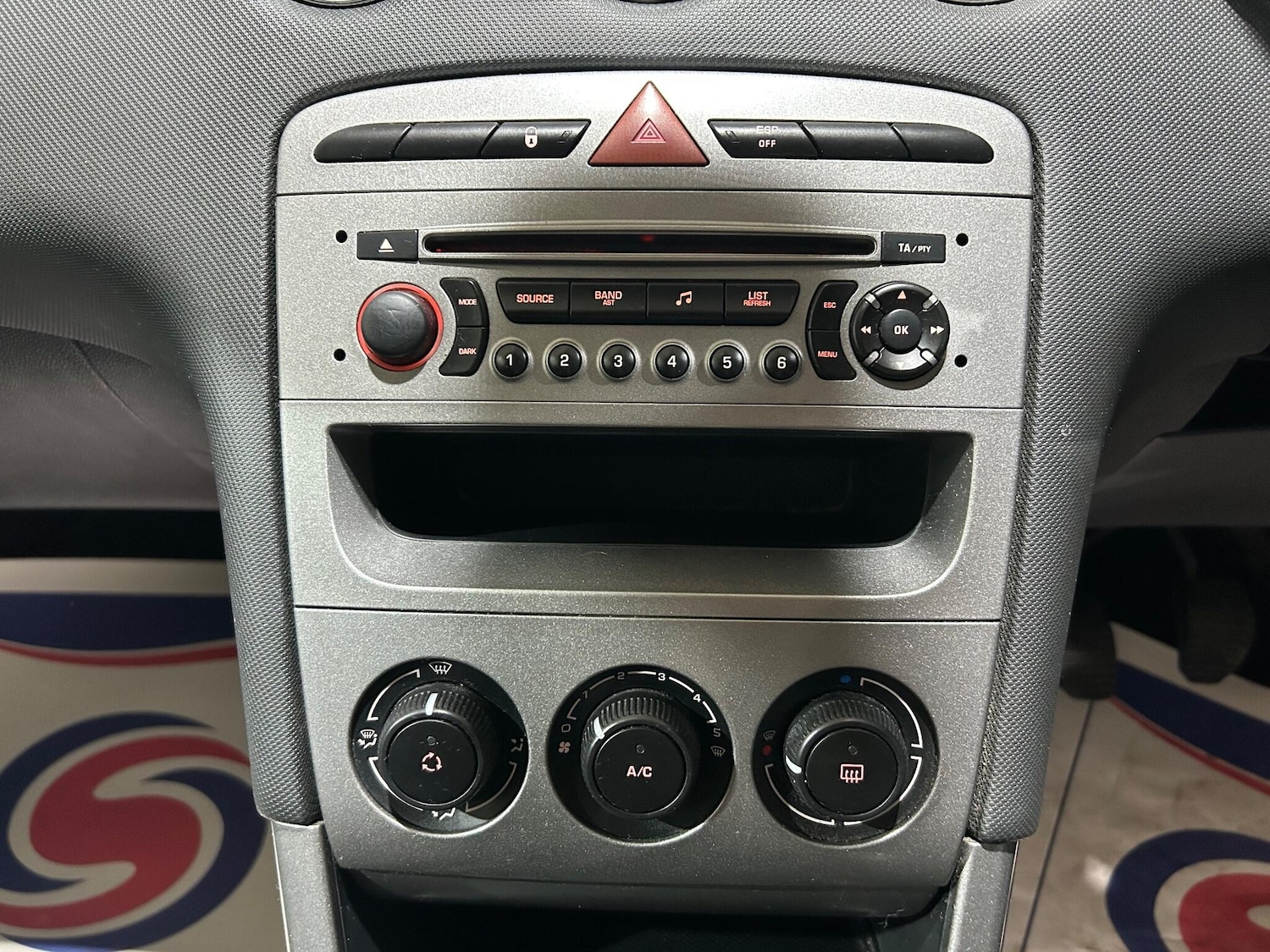 Used Peugeot 308 2010 for sale - 76942469: Photo 52