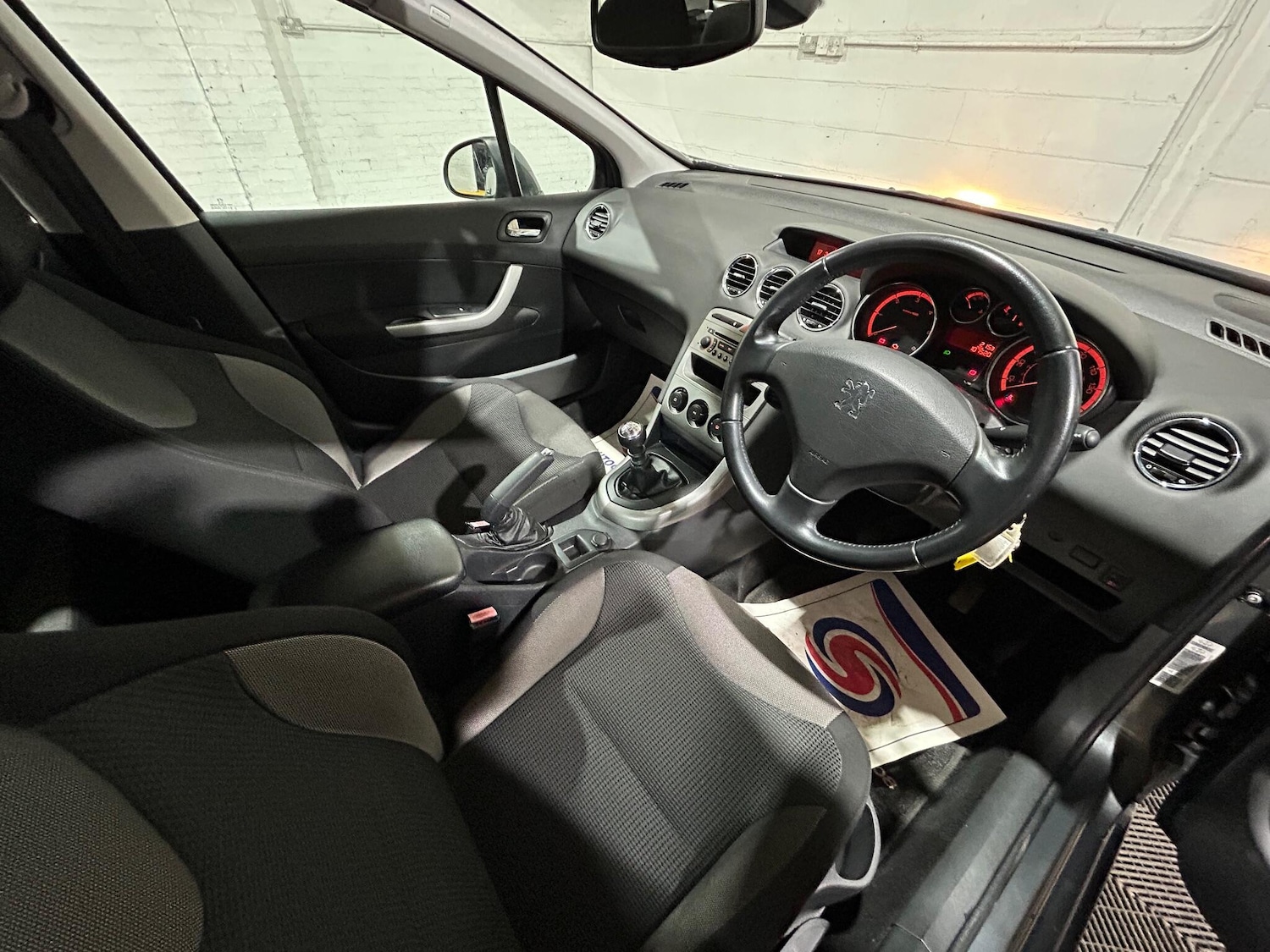 Used Peugeot 308 2010 for sale - 76942469: Photo 7