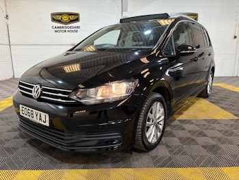 Used Volkswagen Touran 2018 for sale - 79348470: Photo
