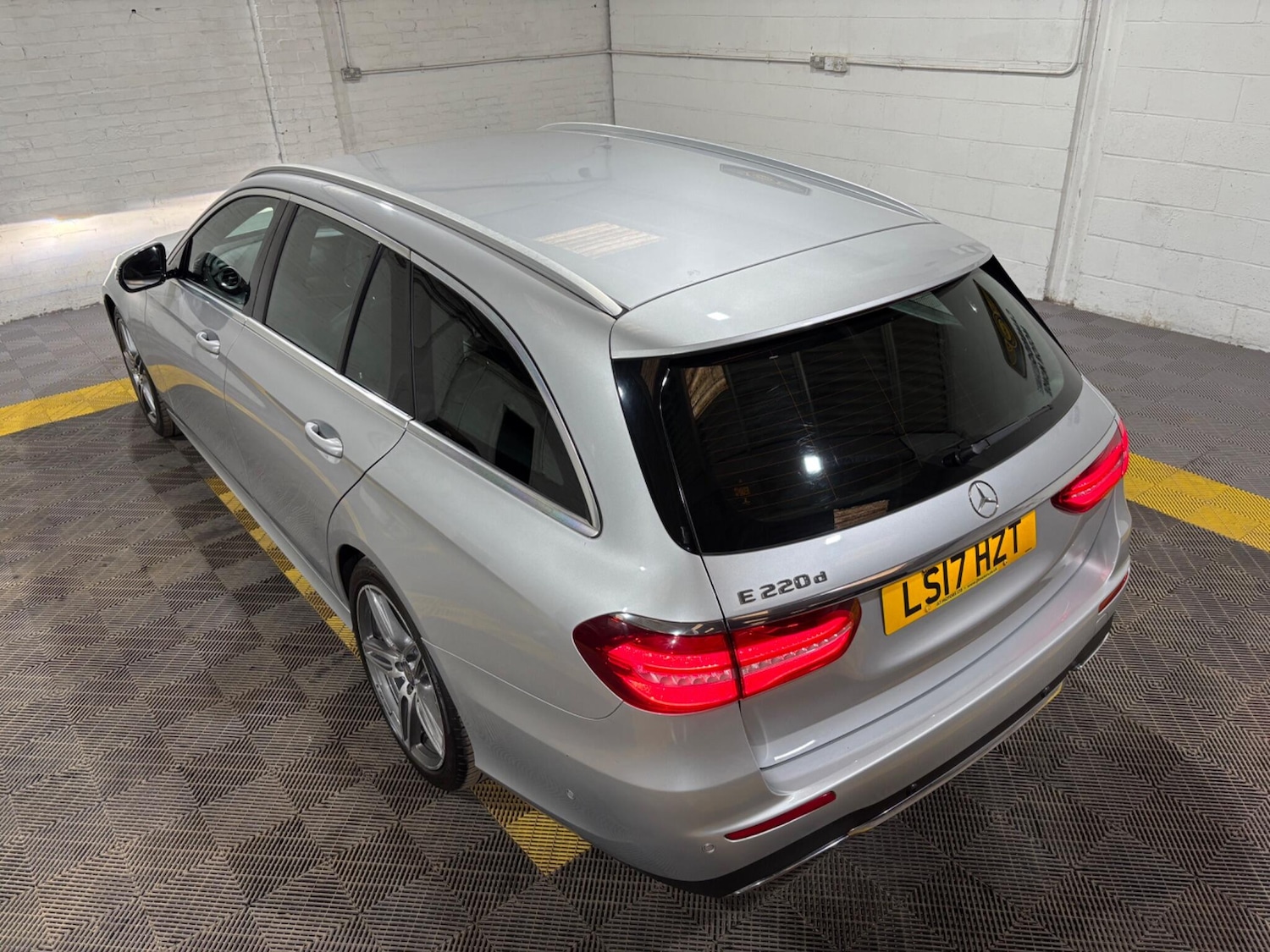 Used Mercedes-Benz E Class 2017 for sale - 78141521: Photo 11