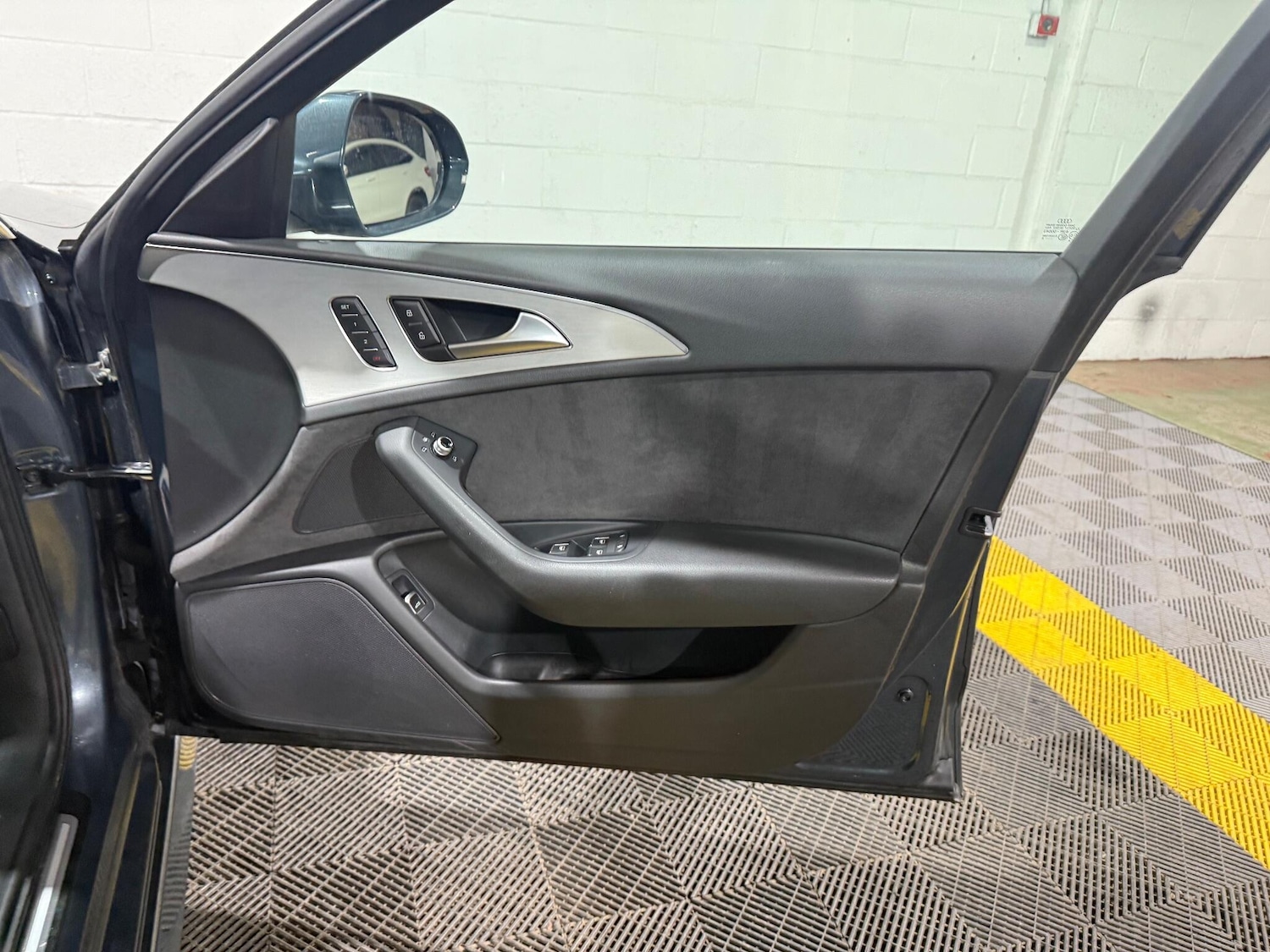 Used Audi A6 Saloon 2016 for sale - 76592746: Photo 40