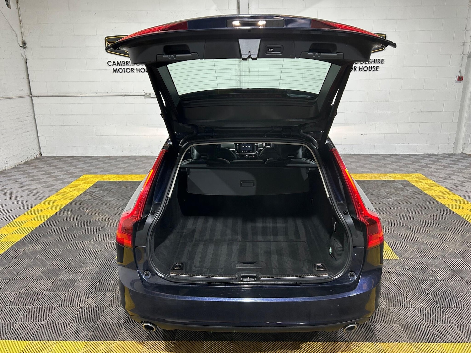 Used Volvo V90 2018 for sale - 78006402: Photo 48