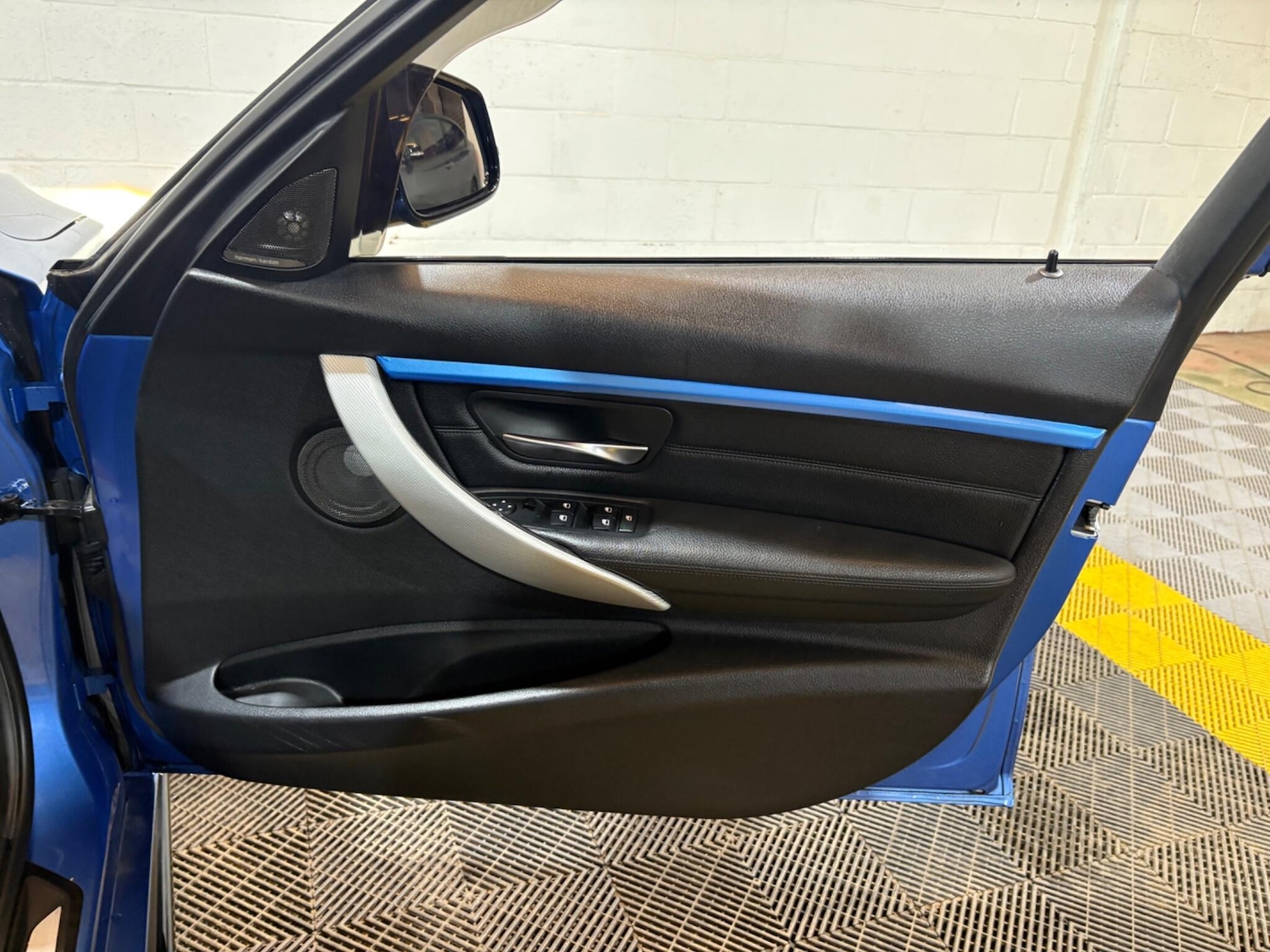 Used BMW 3 Series 2014 for sale - 77940229: Photo 39