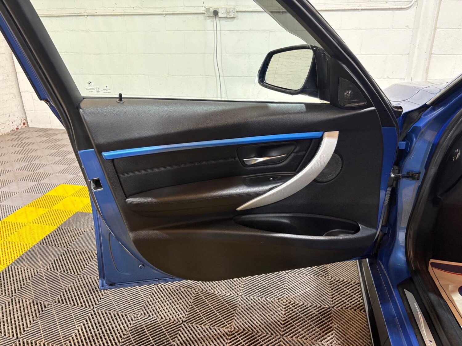 Used BMW 3 Series 2014 for sale - 77940229: Photo 56