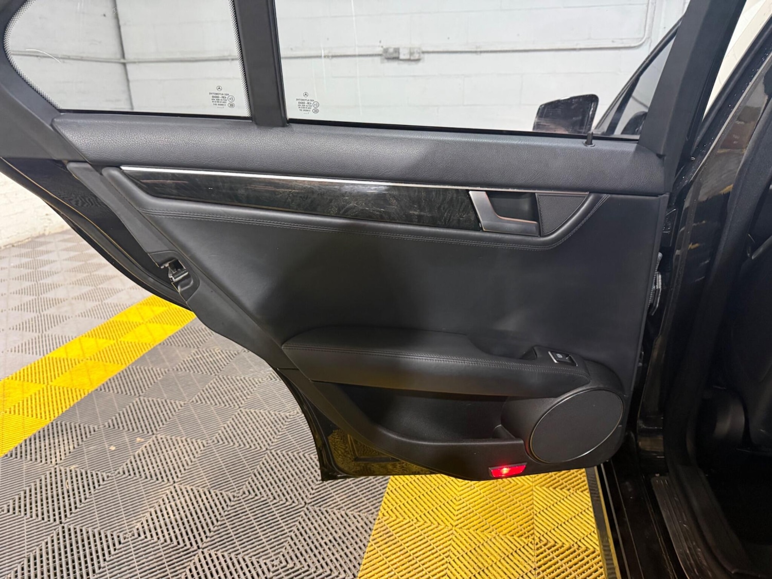 Used Mercedes-Benz C Class 2011 for sale - 77156688: Photo 51