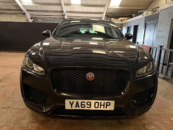 Used Jaguar F-Pace 2019 for sale - 75268426: Photo