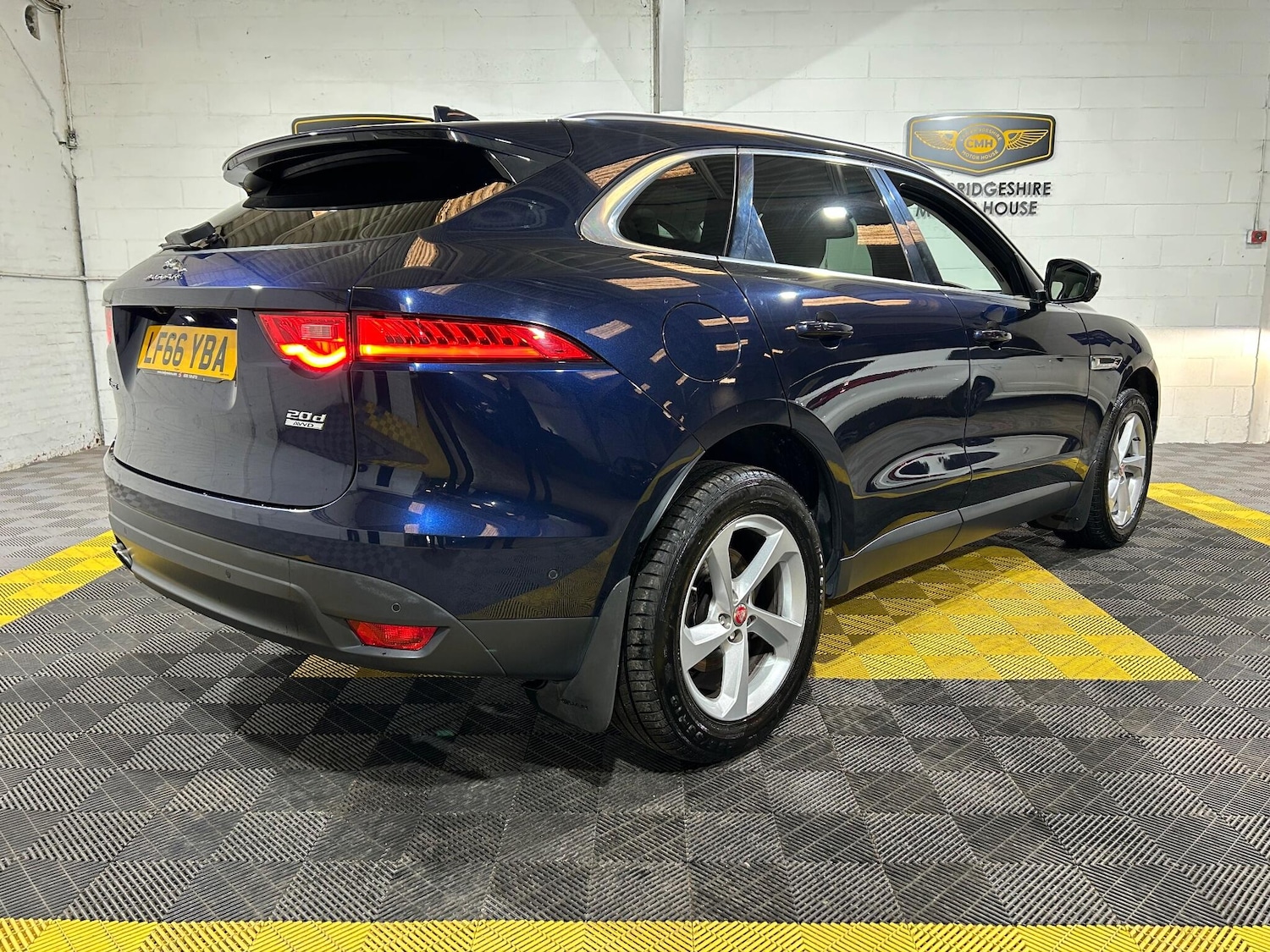 Used Jaguar F-Pace 2016 for sale - 77358727: Photo 2