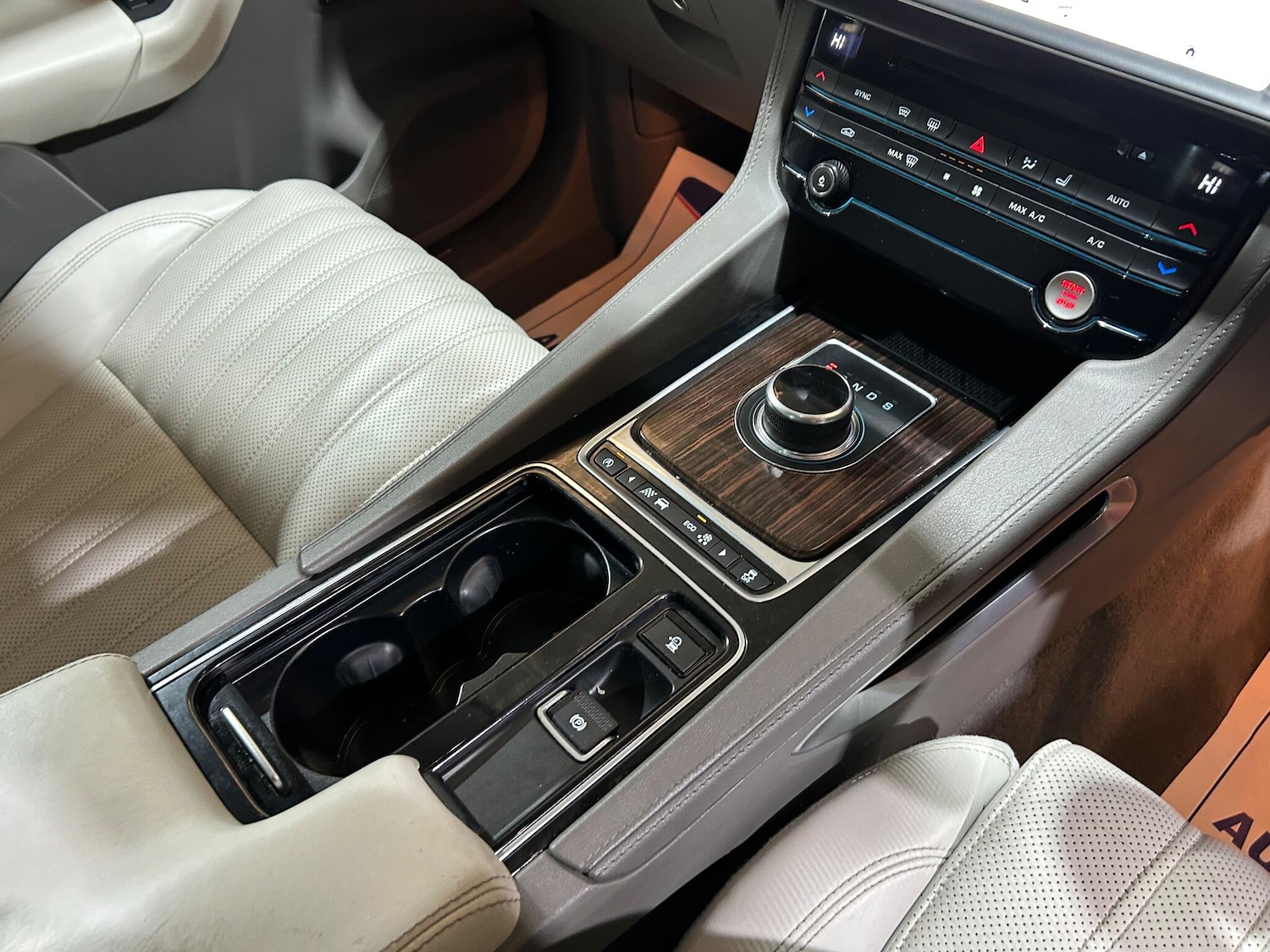 Used Jaguar F-Pace 2016 for sale - 77358727: Photo 23