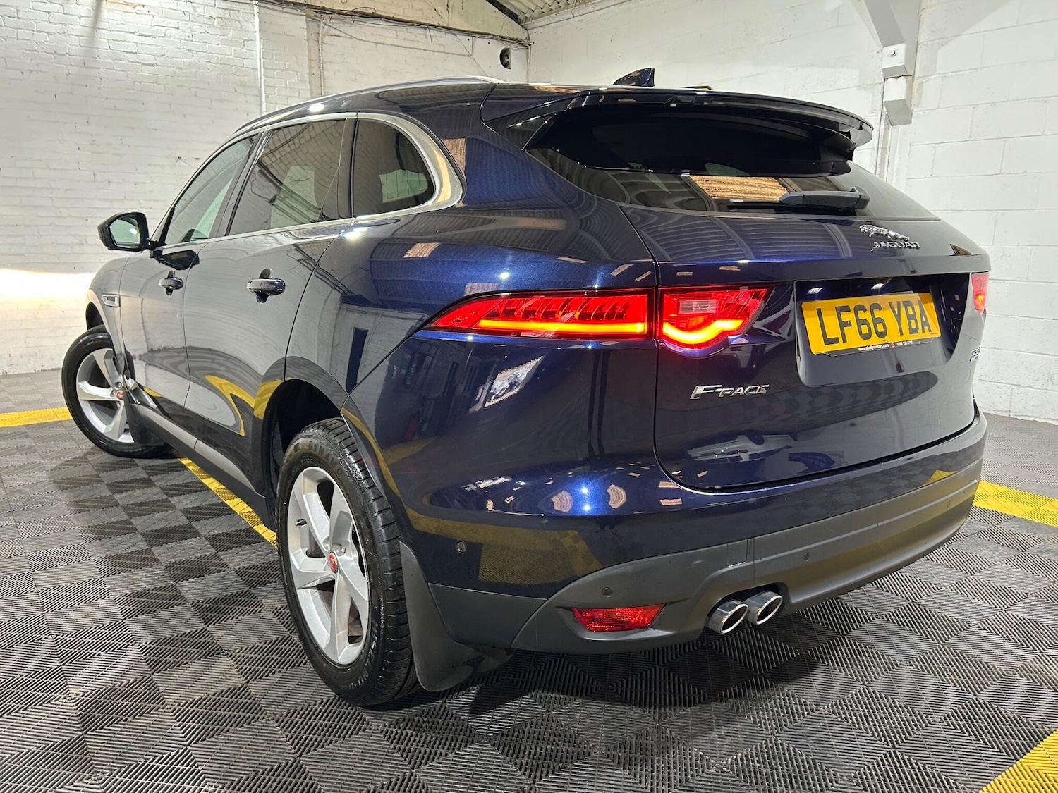 Used Jaguar F-Pace 2016 for sale - 77358727: Photo 3
