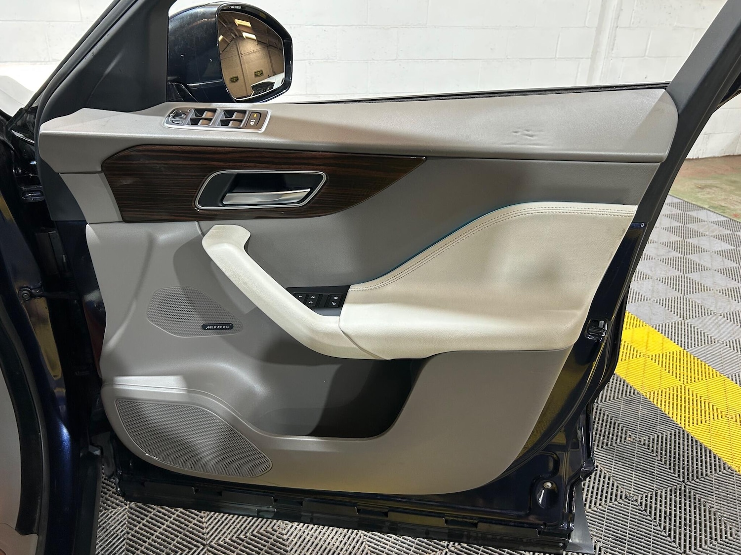 Used Jaguar F-Pace 2016 for sale - 77358727: Photo 37