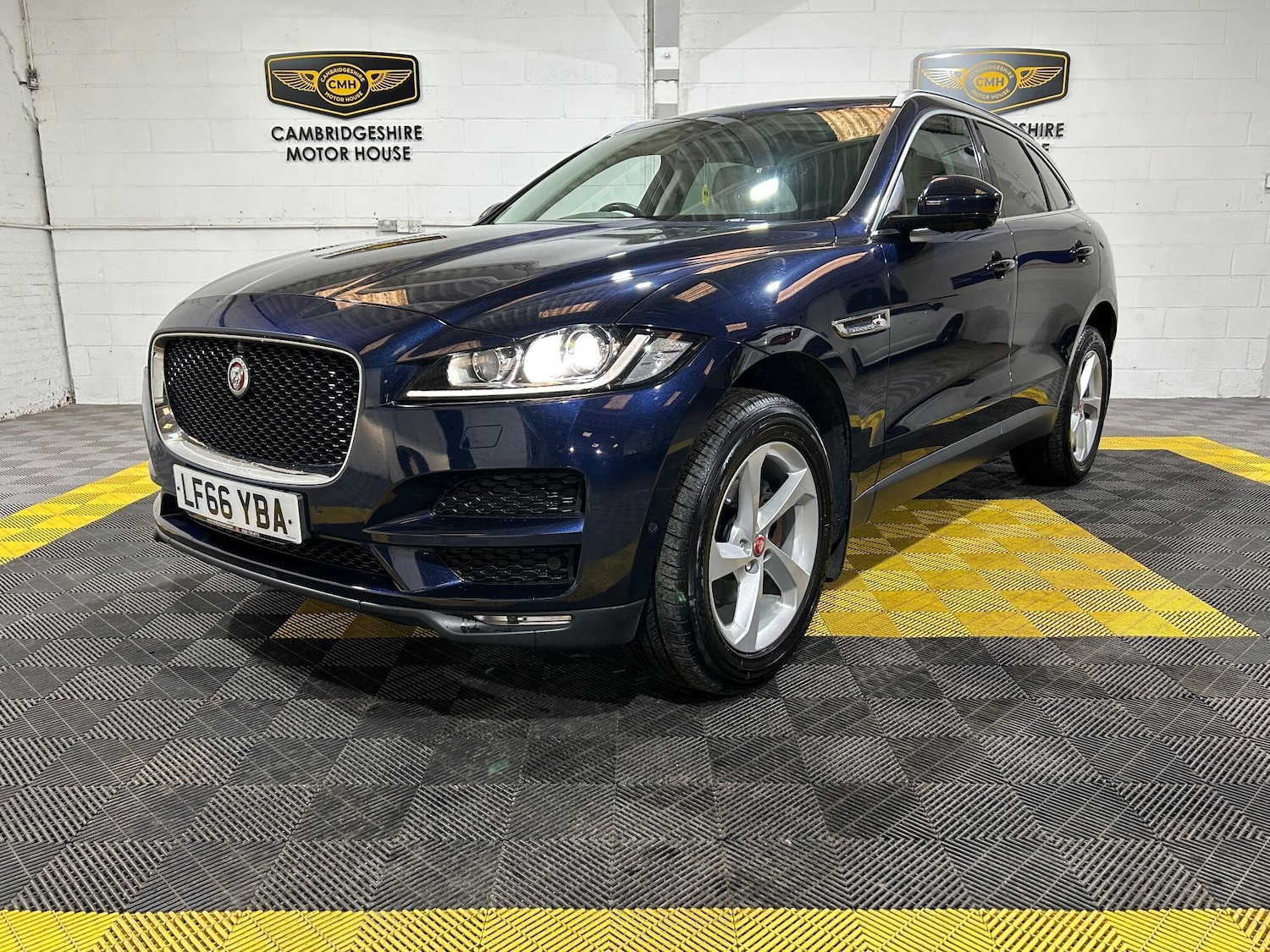 Used Jaguar F-Pace 2016 for sale - 77358727: Photo 4