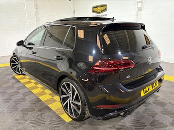 Used Volkswagen Golf 2017 for sale - 75904789: Photo