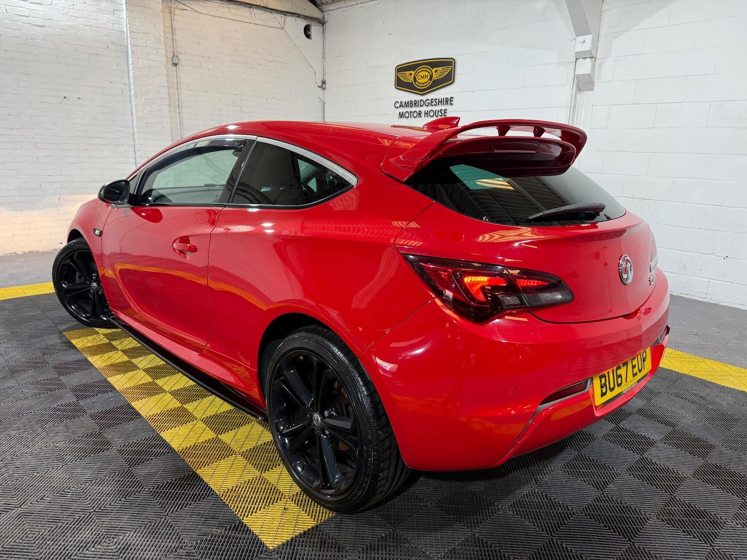 Used Vauxhall Astra GTC 2017 for sale - 76573285: Photo 2