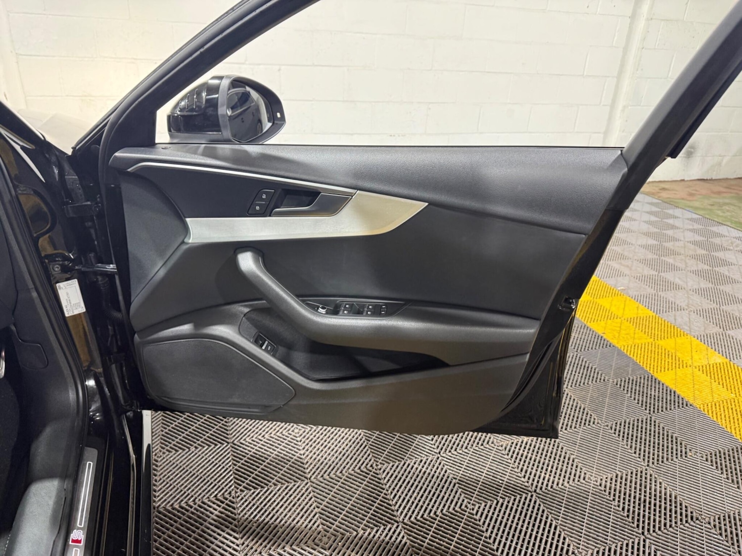 Used Audi A4 2017 for sale - 77343951: Photo 35