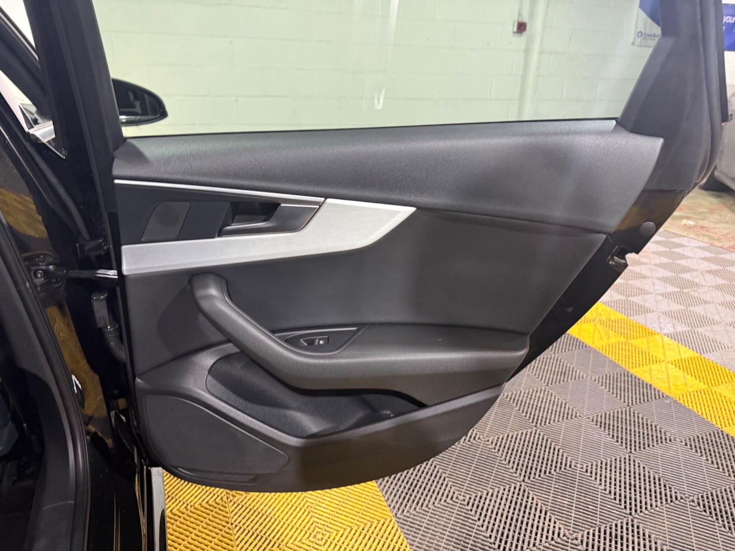 Used Audi A4 2017 for sale - 77343951: Photo 42