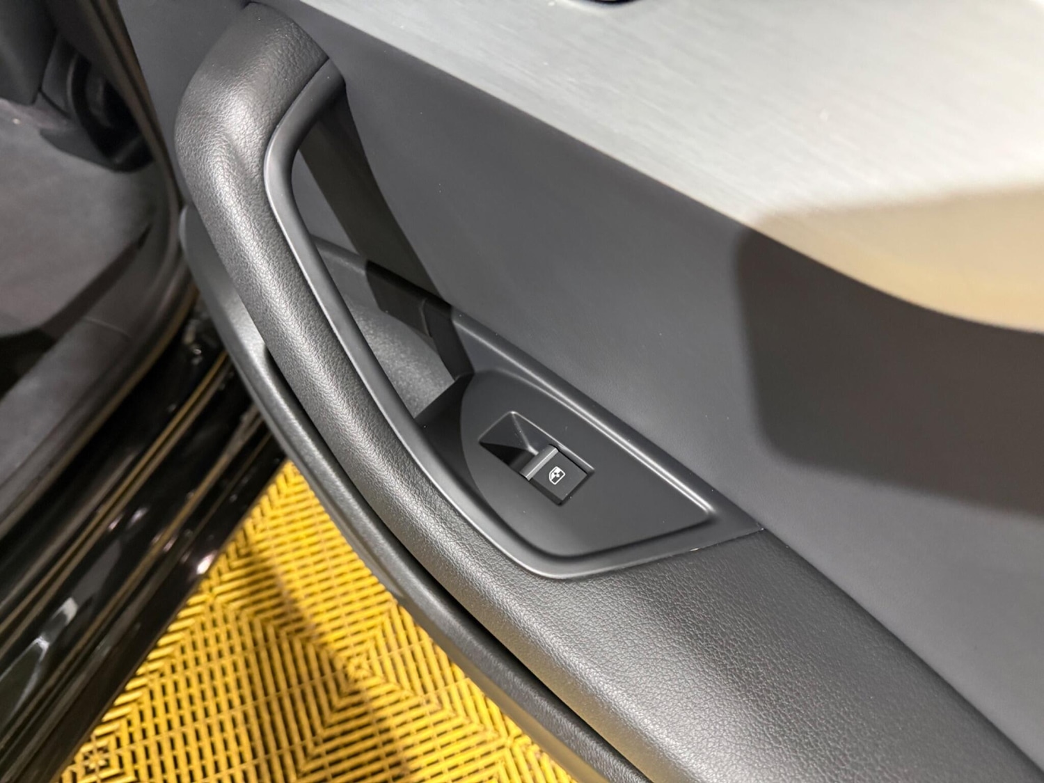 Used Audi A4 2017 for sale - 77343951: Photo 43