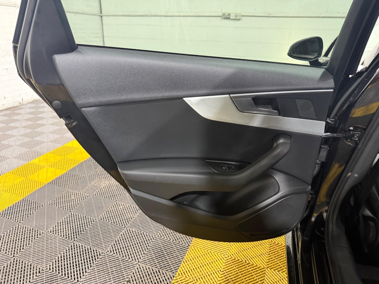 Used Audi A4 2017 for sale - 77343951: Photo 47