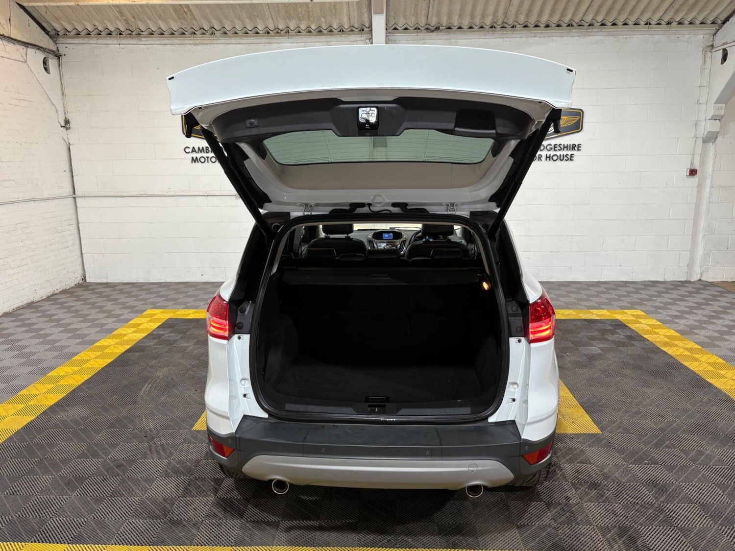 Used Ford Kuga 2015 for sale - 76085177: Photo 59