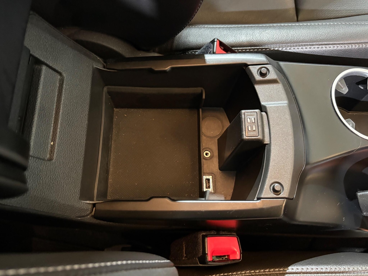 Used Ford Kuga 2015 for sale - 76085177: Photo 76