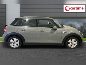 Used MINI Hatch 2018 for sale - 75979790: Photo 2