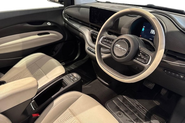 Used Fiat 500e C 2022 for sale - 75242688: Photo 9