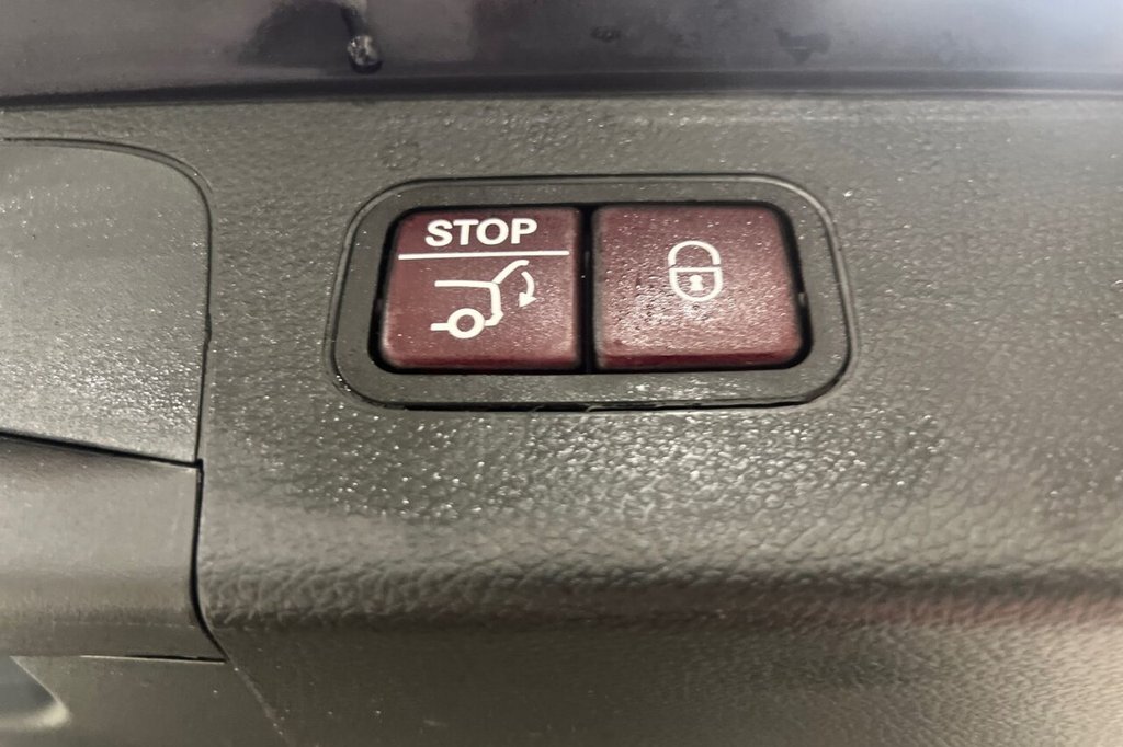 Used Mercedes-Benz GLC 2019 for sale - 76772993: Photo 30