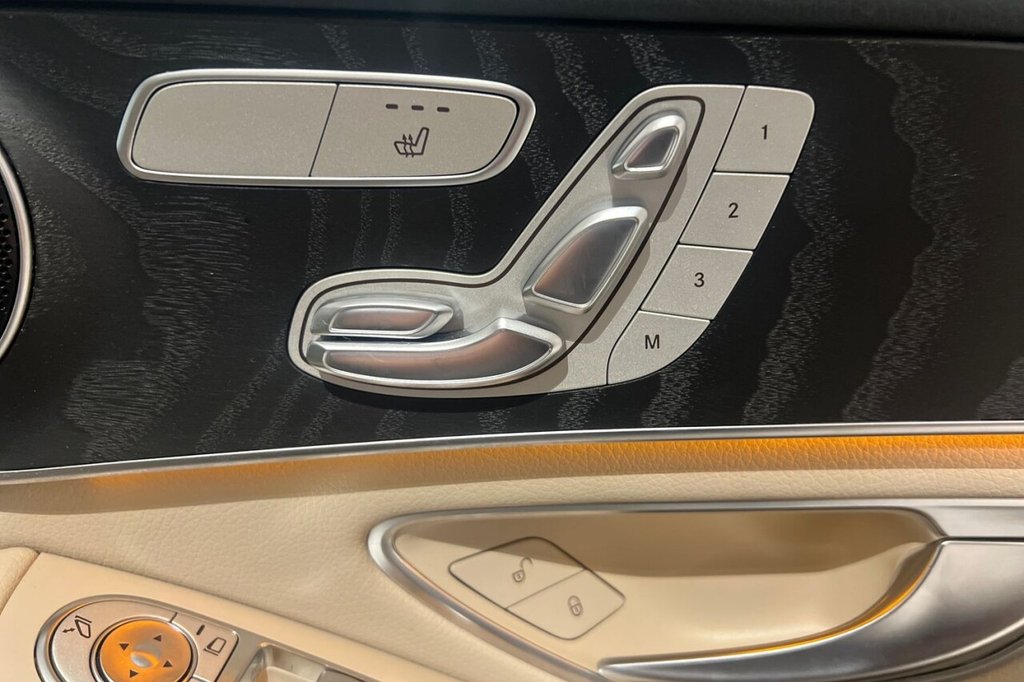 Used Mercedes-Benz GLC 2019 for sale - 76772993: Photo 32