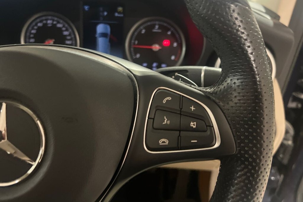 Used Mercedes-Benz GLC 2019 for sale - 76772993: Photo 41