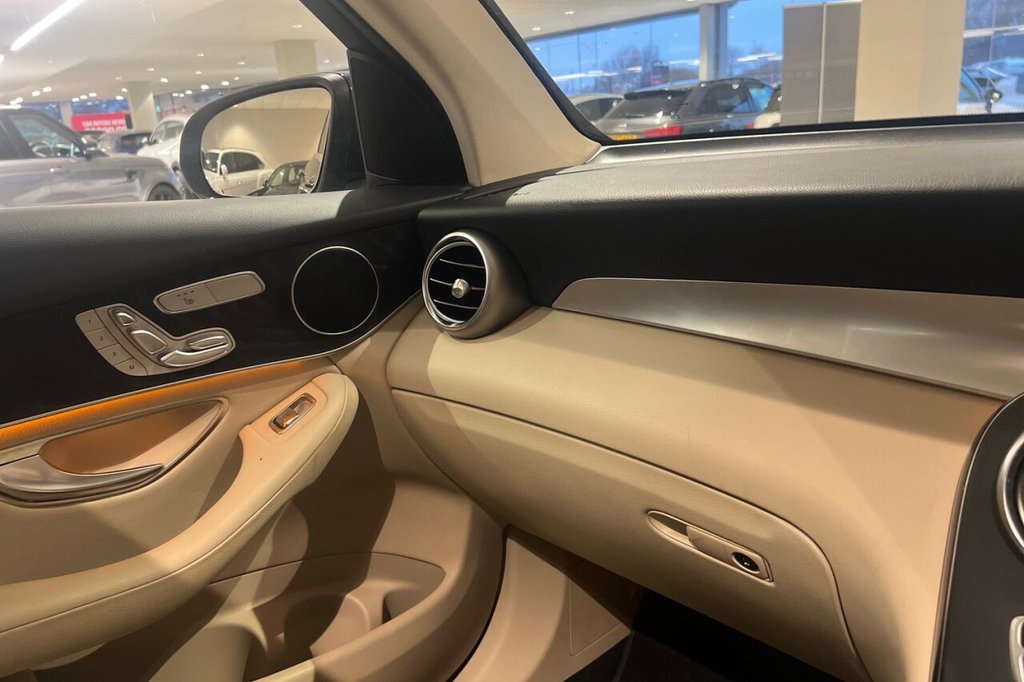 Used Mercedes-Benz GLC 2019 for sale - 76772993: Photo 47