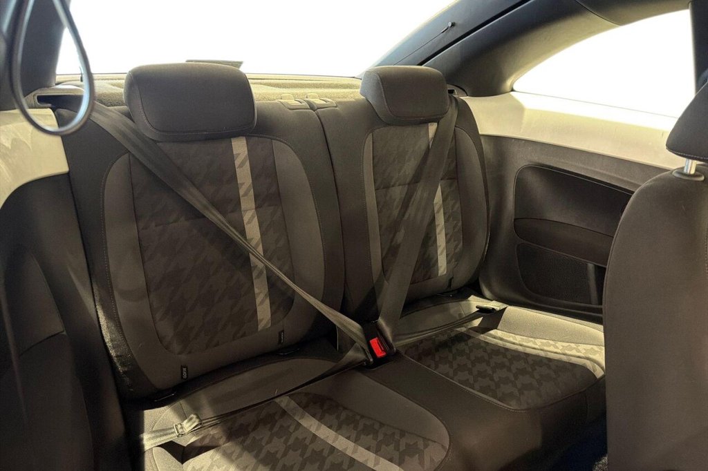 Used Volkswagen Beetle 2017 for sale - 76740168: Photo 10