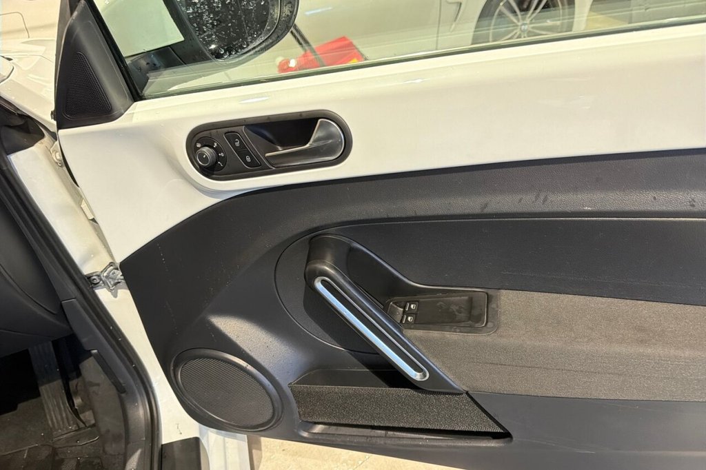 Used Volkswagen Beetle 2017 for sale - 76740168: Photo 16