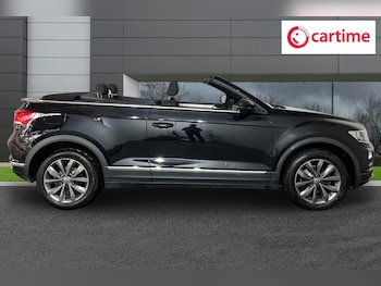 Used Volkswagen T-Roc 2021 for sale - 76429580: Photo