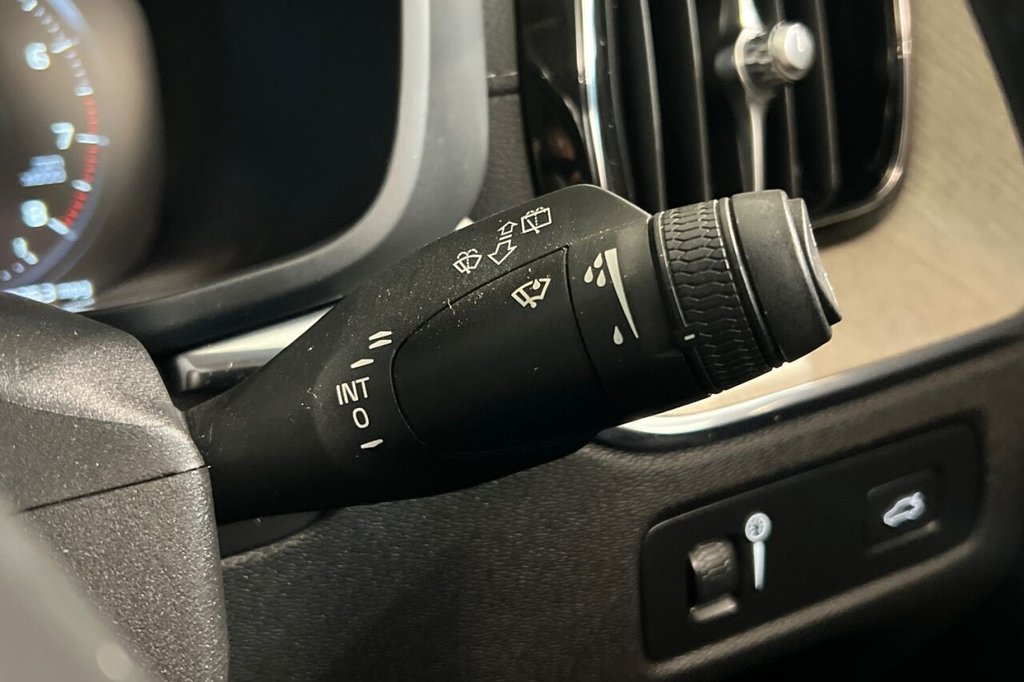 Used Volvo XC60 2020 for sale - 77226625: Photo 28