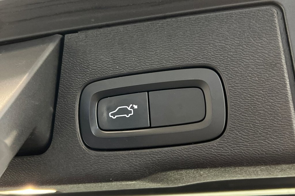 Used Volvo XC60 2020 for sale - 77226625: Photo 41