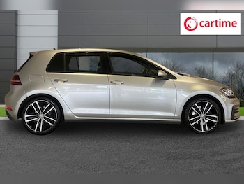 Used Volkswagen Golf 2019 for sale - 79009177: Photo