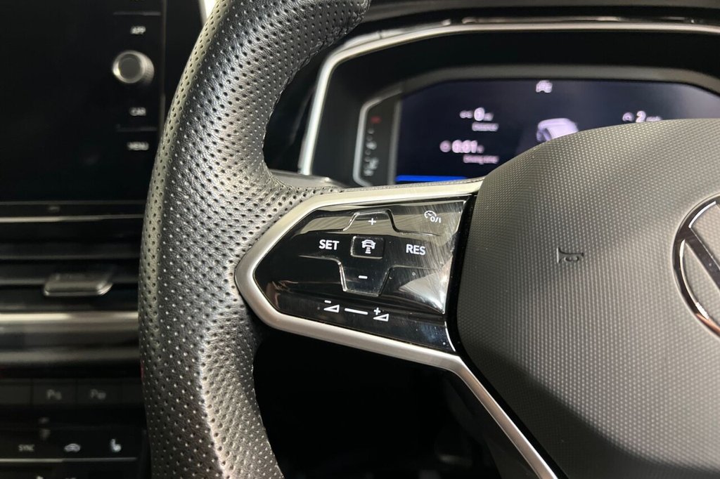 Used Volkswagen T-Roc 2023 for sale - 77369017: Photo 24