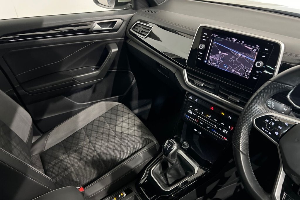 Used Volkswagen T-Roc 2023 for sale - 77369017: Photo 32