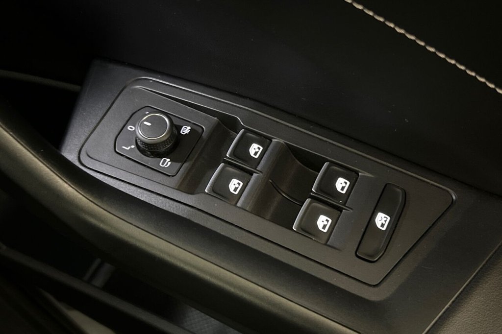 Used Volkswagen T-Roc 2023 for sale - 77369017: Photo 40